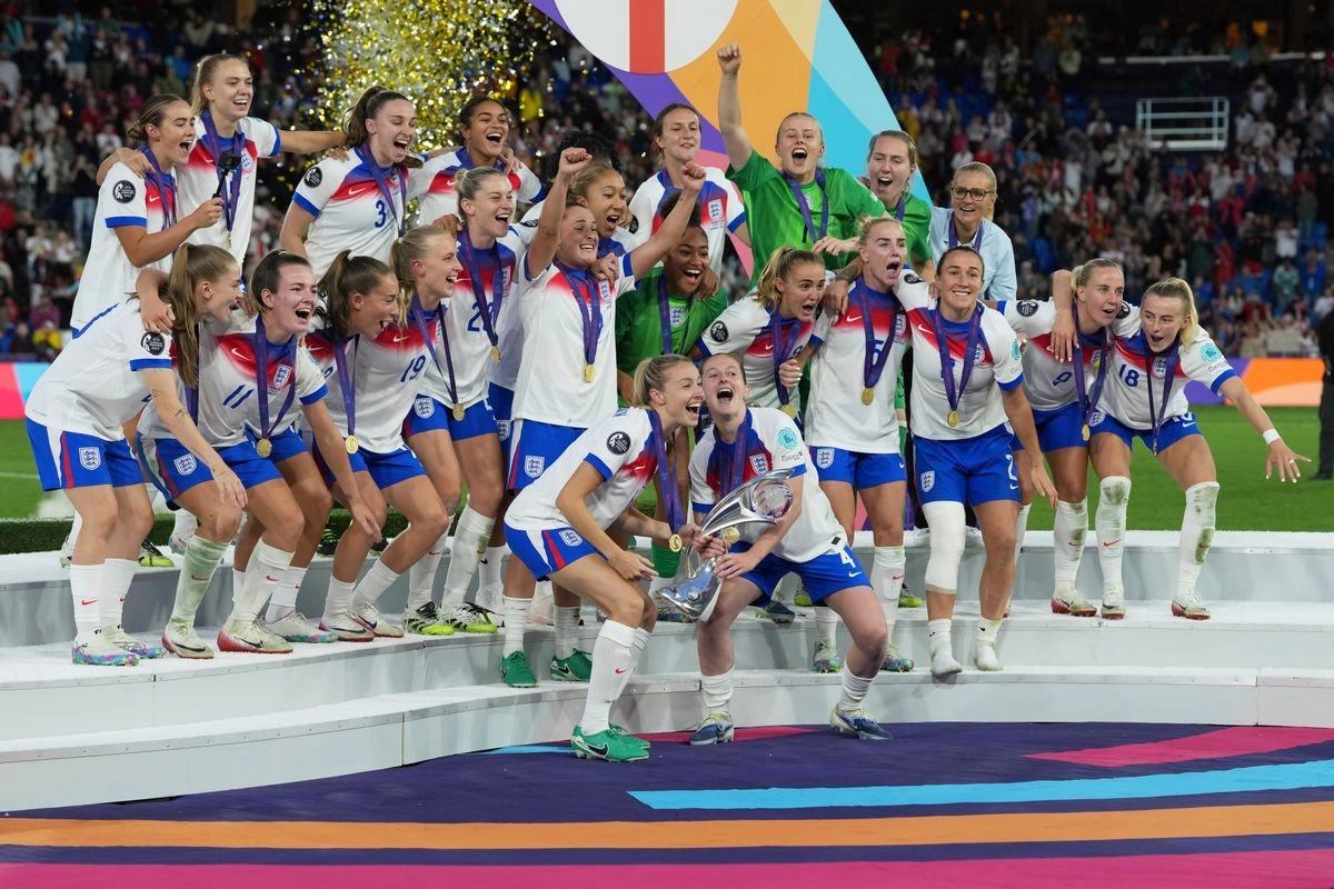 Inglaterra es bicampeona de la Euro Femenil venciendo a España en penales
