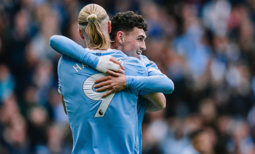 Manchester City continúa con su ascenso tras golear al Burnley